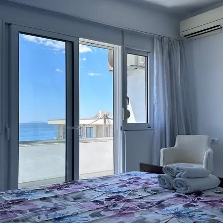 Sea View شقة *
